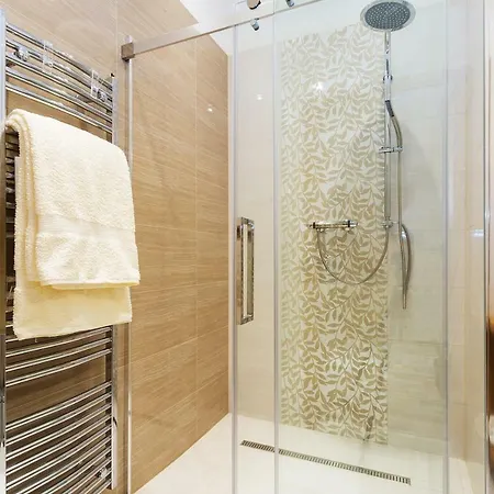 Cozy Modern 4 Guests, City Center Andel Praga